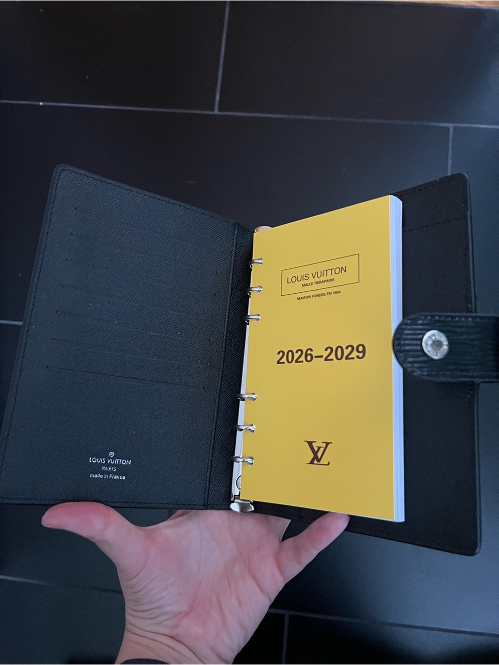 Black LV epi agenda cover - Picture 5 of 5